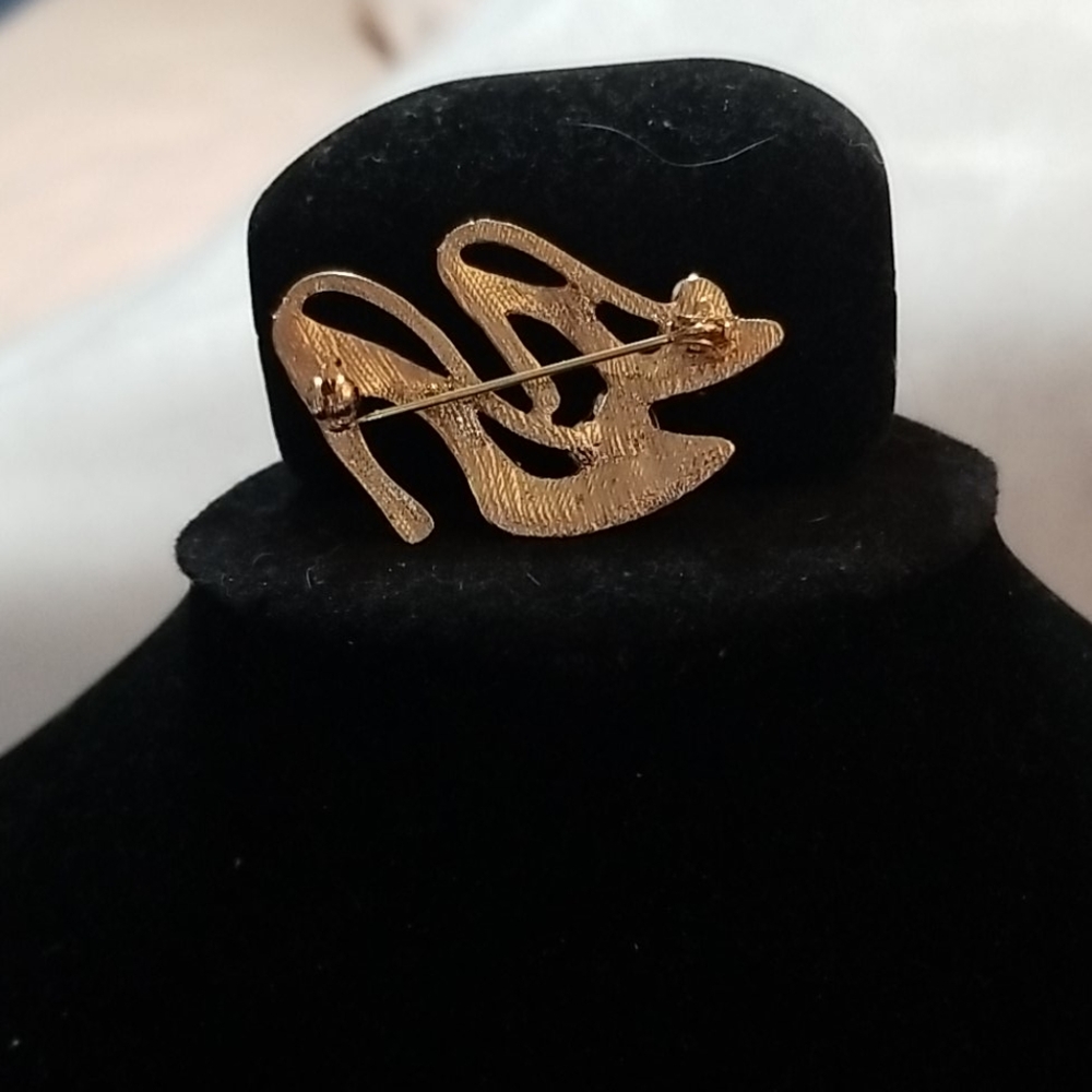 Pin - Picture 2 of 2